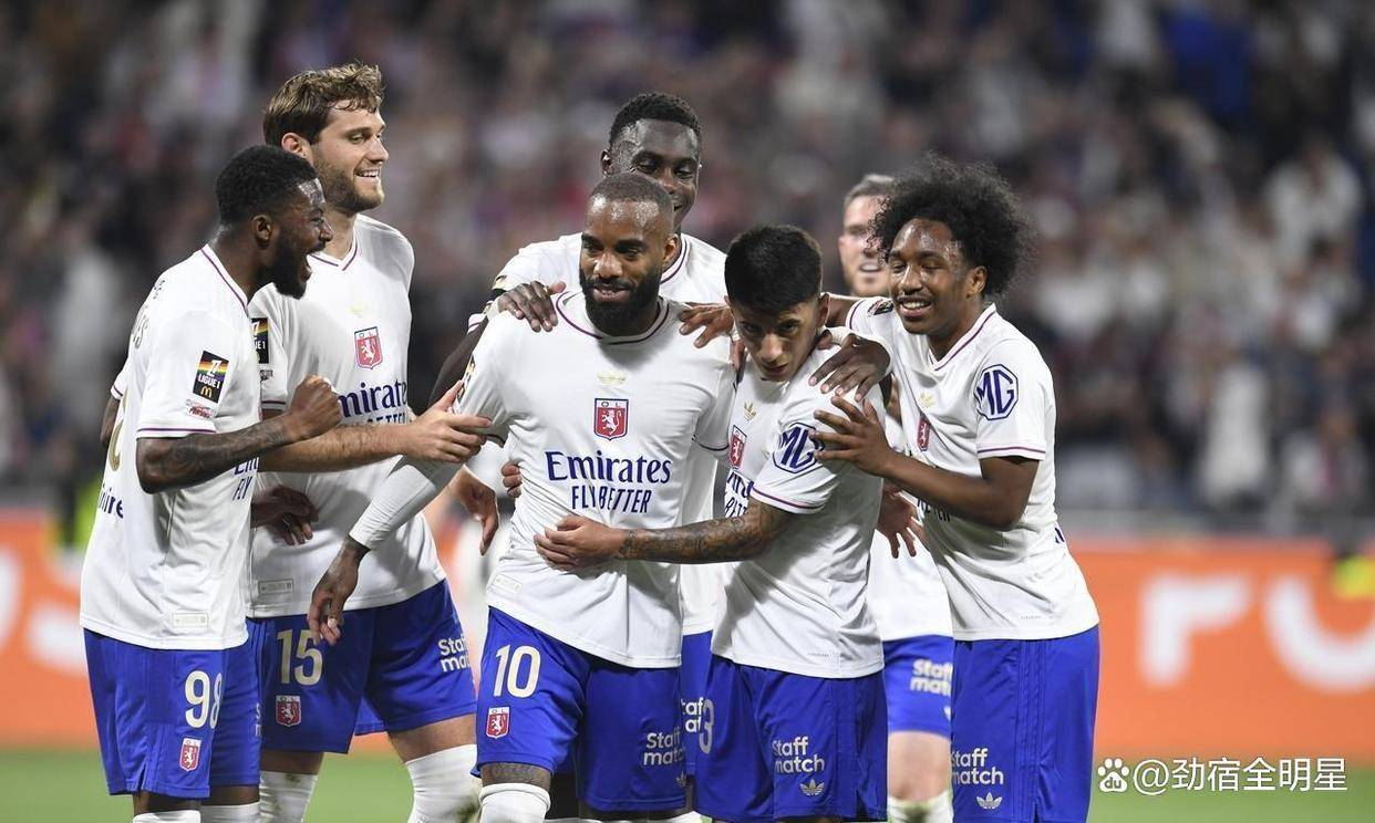 凌晨3点官宣法甲7冠王遭罚降级，违反财政规则，巴黎违规依然没事