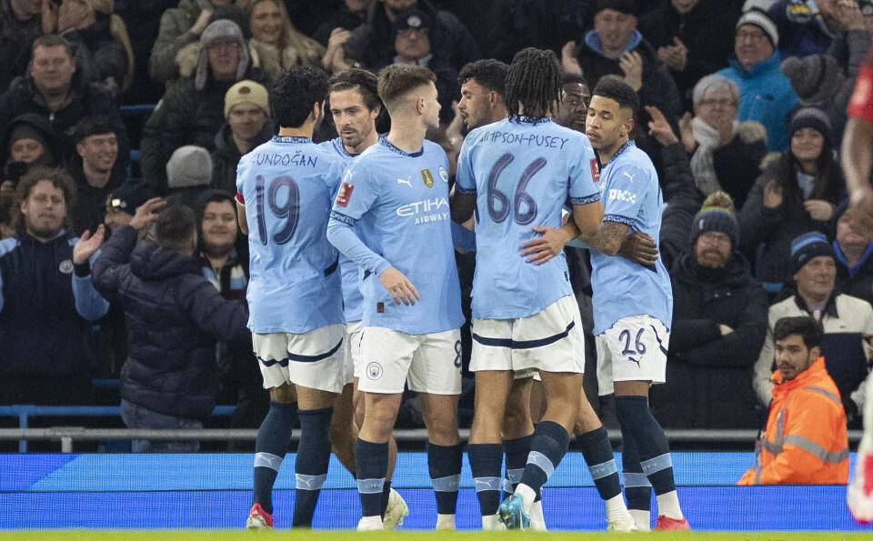 曼联少10赛季却与利物浦20冠持平，效率差距显著